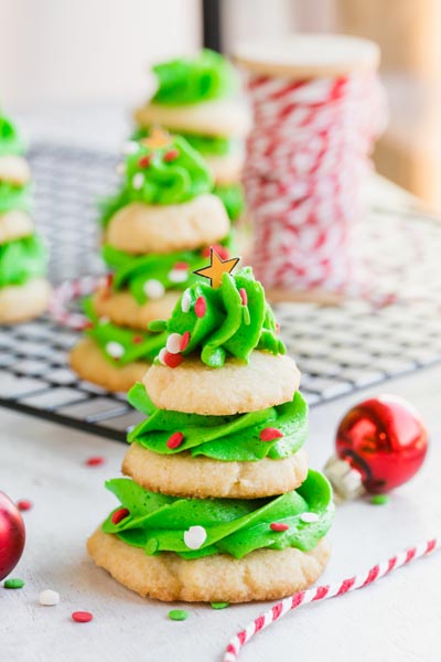 Discover a Sweet Holiday Season with 10 Low-Carb Desserts. Indulge in Delicious Festive Treats While Staying Carb-Conscious. From Keto Fudge to Gingerbread Zucchini Bread, Explore Guilt-Free Desserts for Your Low-Carb Lifestyle. Don't Miss Out on Holiday Flavors!